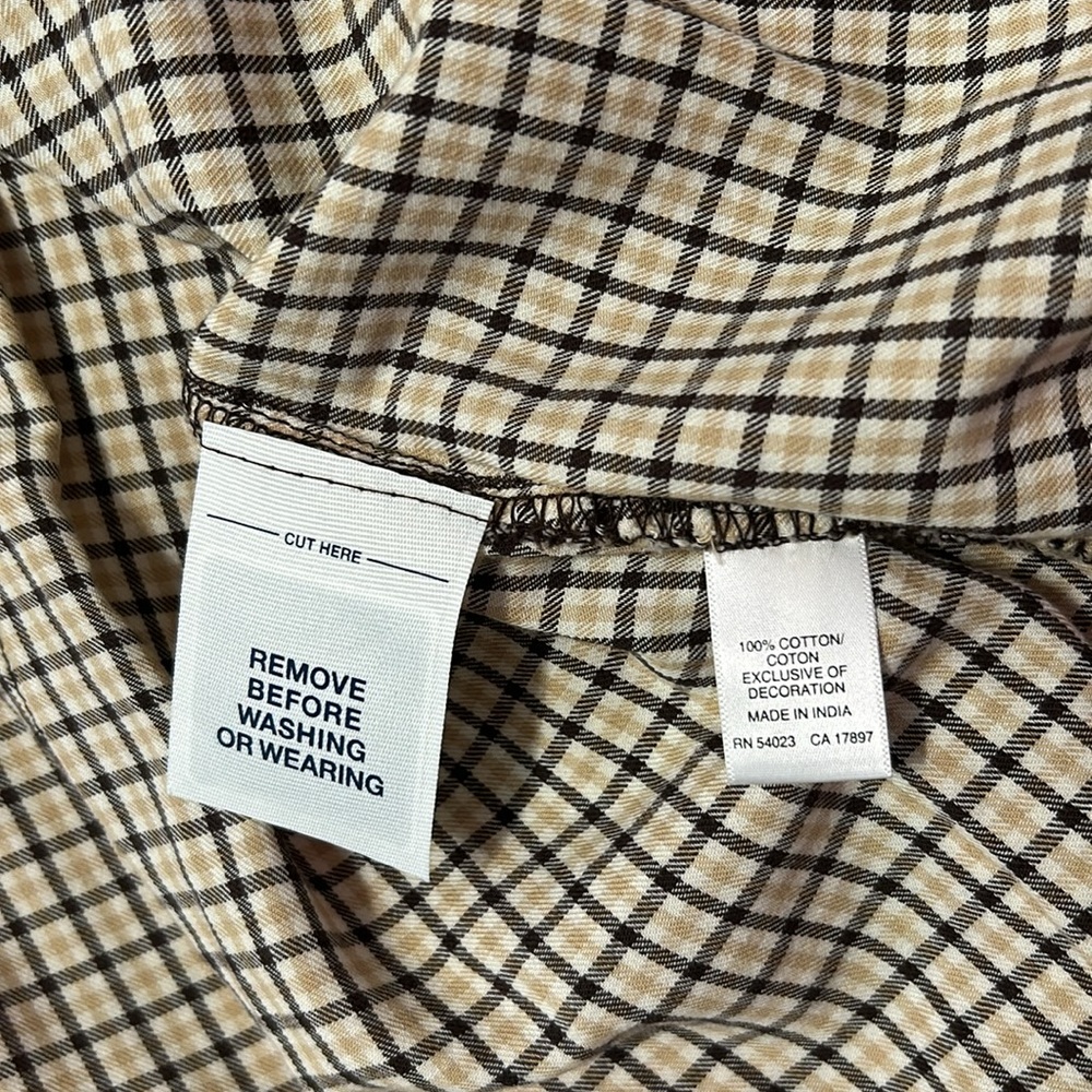 Long sleeve button down shirt. Western style. Checkered print. Snap buttons. - Picture 6 of 7